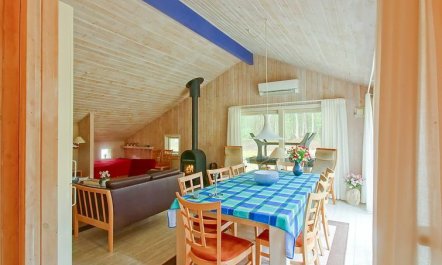 'Sylvia' - 900m from the sea 3