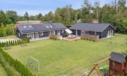 'Ronia' - 900m from the sea