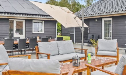 'Ronia' - 900m from the sea 1