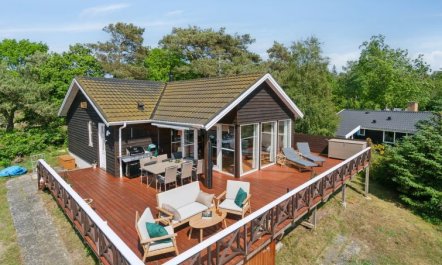 'Mariam' - 100m from the sea