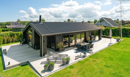 'Kjell' - 100m from the sea