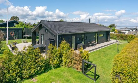 'Kjell' - 100m from the sea 2