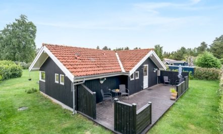 'Brynhild' - 400m from the sea 1