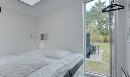 'Mark' - 200m from the sea 1