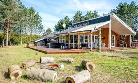 'Akseli' - 800m from the sea