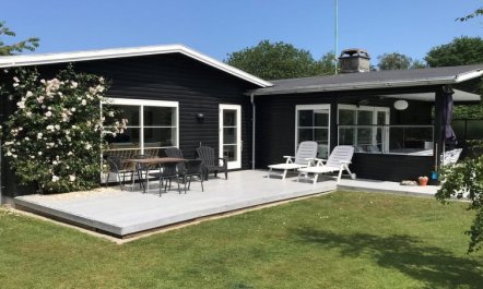 'Henryk' - 500m from the sea