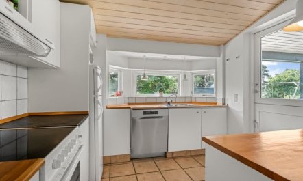 'Allie' - 150m from the sea 5