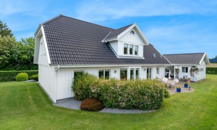 'Brimi' - 300m from the sea