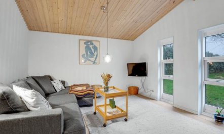 'Floora' - 20m from the sea 4