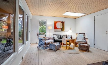 'Floora' - 20m from the sea 3