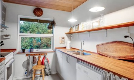 'Floora' - 20m from the sea 7