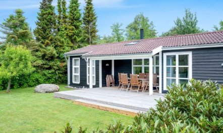 'Mira' - 500m from the sea