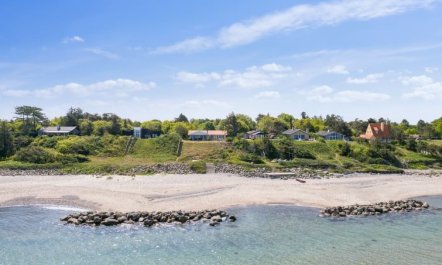 'Gjoko' - 40m from the sea