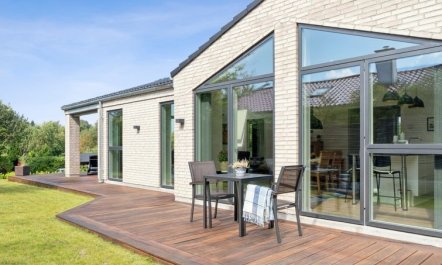 'Troels' - 945m from the sea 2