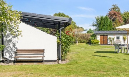 'Merit' - 800m from the sea 1