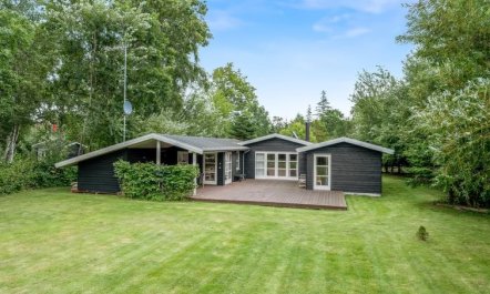 'Jouni' - 500m from the sea