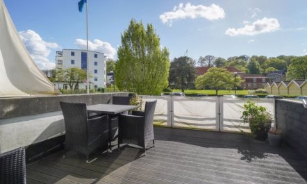 'Liv' - 50m from the sea 3