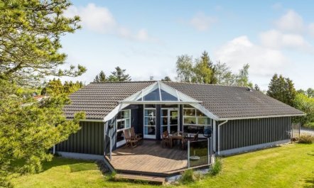 'Winona' - 250m from the sea