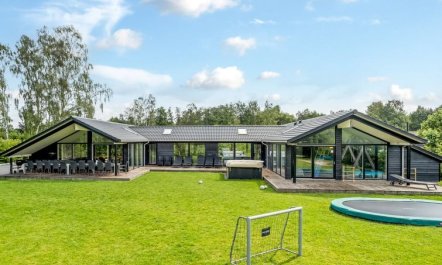 'Matild' - 400m from the sea