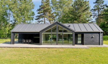 'Ella' - 1.2km to the fjord