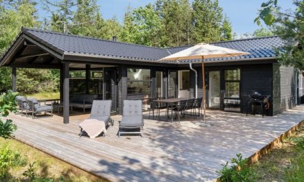 'Ela' - 800m from the sea