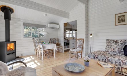 'Freyja' - 800m from the sea 3