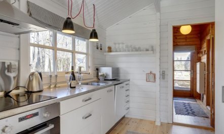 'Freyja' - 800m from the sea 5