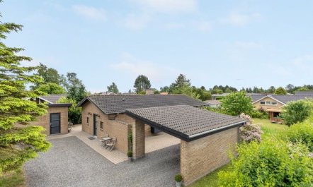 'Evangelia' - 1.2km from the sea