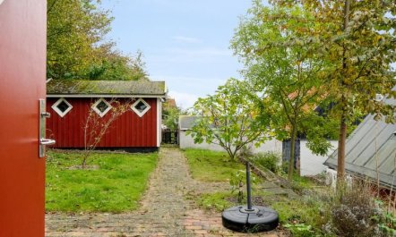 'Malila' - 15m from the sea 1