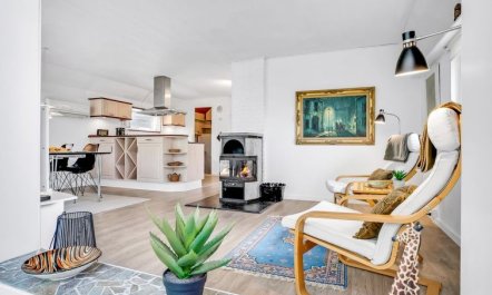 'Frida' - 125m from the sea 2