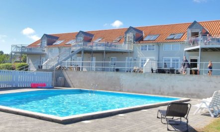 'Hunter' - 400m from the sea 1