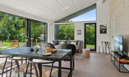 'Herulf' - 450m from the sea