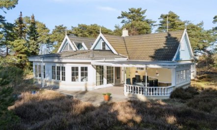 'Laurentius' - 50m from the sea