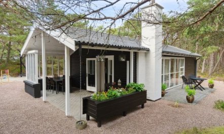 'Elsia' - 280m from the sea