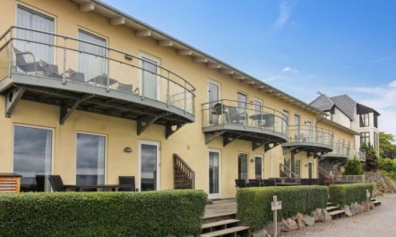 'Caisa' - 75m from the sea