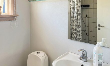 'Carlie' - 2.8km from the sea 4