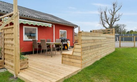 'Kiana' - 250m from the sea