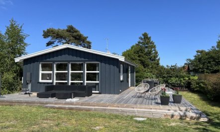 'Algeth' - 350m from the sea