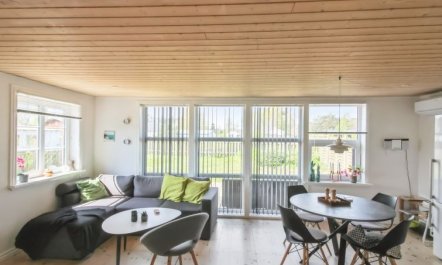 'Algeth' - 350m from the sea 1