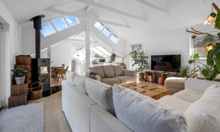 'Hughe' - 1.3km from the sea