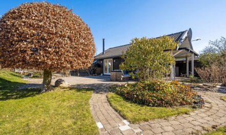 'Hughe' - 1.3km from the sea 7