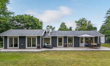 'Sverkel' - 700m from the sea