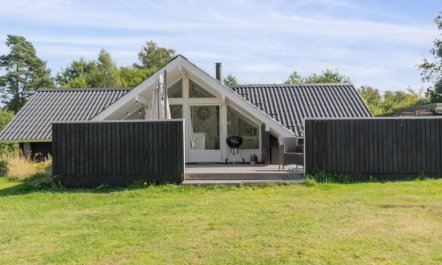 'Janik' - 1.3km from the sea