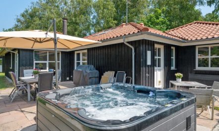 'Elline' - 450m from the sea