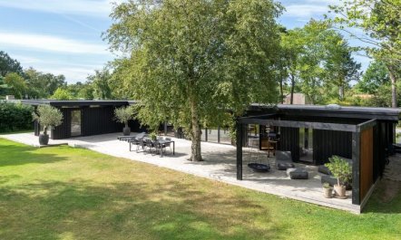 'Hævnir' - 1km from the sea