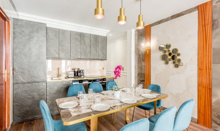 Date With The Night 6