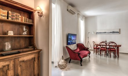 Roman Residence 5