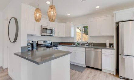 Woodland Hills Retreat 6