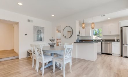 Woodland Hills Retreat 4