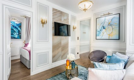 Madame De Pompadour 4